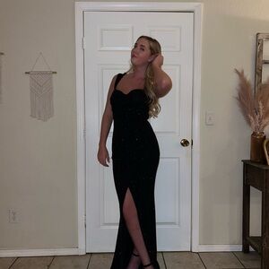 Windsor Black Sweetheart Gown